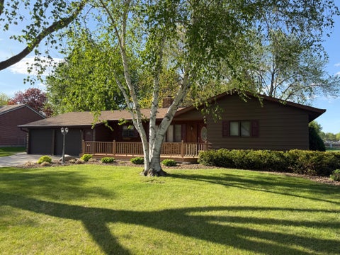 Homes For Sale - 941 Mary Avenue<br/> Willmar, MN 56201