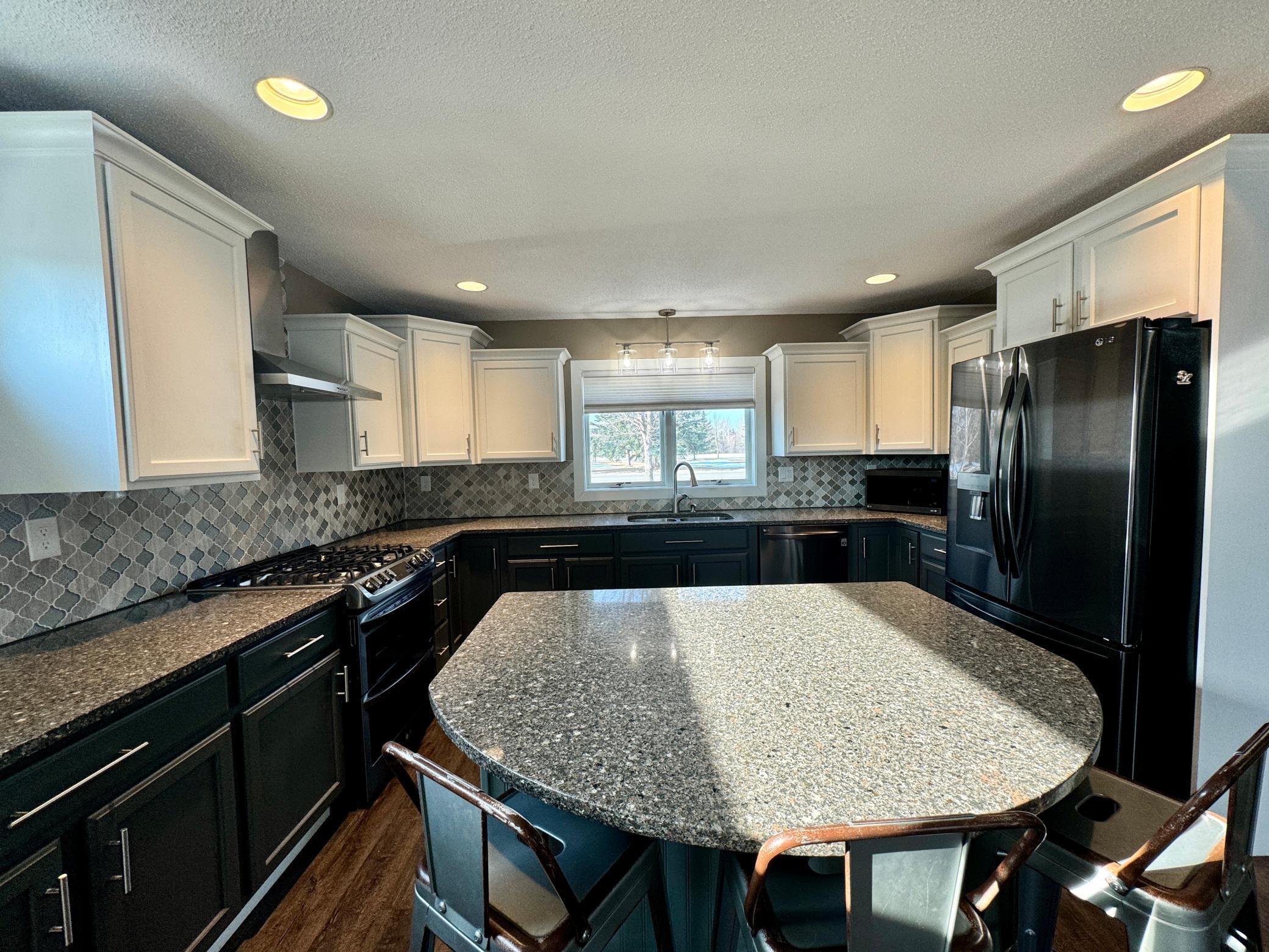 230 Dogwood Drive, Warroad, Minnesota image 9
