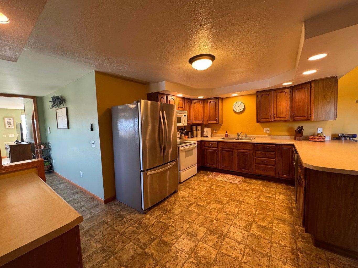 208 Adams Street, Brownsville, Minnesota image 2