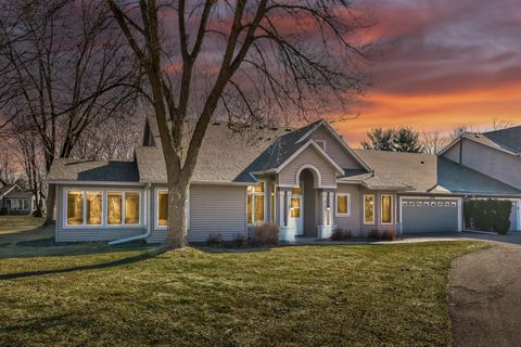 Homes For Sale - 2562 Manitou Lane<br/> Saint Paul, MN 55110