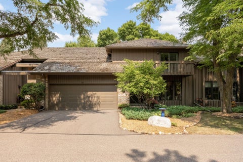 Townhouse For Sale - 1775 Lexington Avenue<br/> Mendota Heights, MN 55118