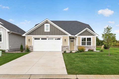 Townhouse For Sale - 12588 Masters Lane<br/> Lindstrom, MN 55045