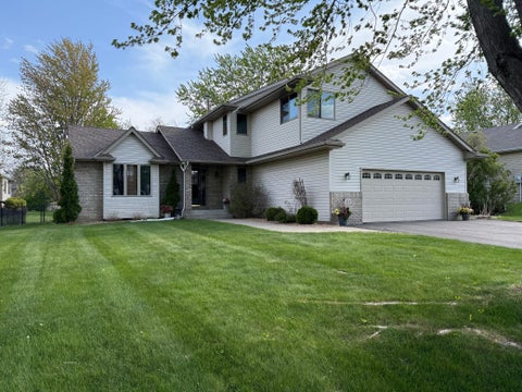 Homes For Sale - 9828 Greenspruce Avenue<br/> Hennepin County, Minneapolis, MN 55443