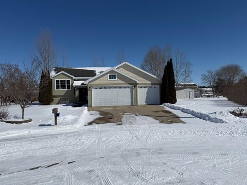 Homes For Sale - 1006 12th Court<br/> Perham, MN 56573