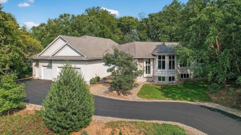 Homes For Sale - 2520 Arbor Court<br/> Dakota County, Saint Paul, MN 55120