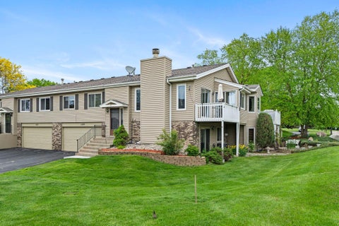 Townhouse For Sale - 5189 Beachside Drive<br/> Hopkins, MN 55343