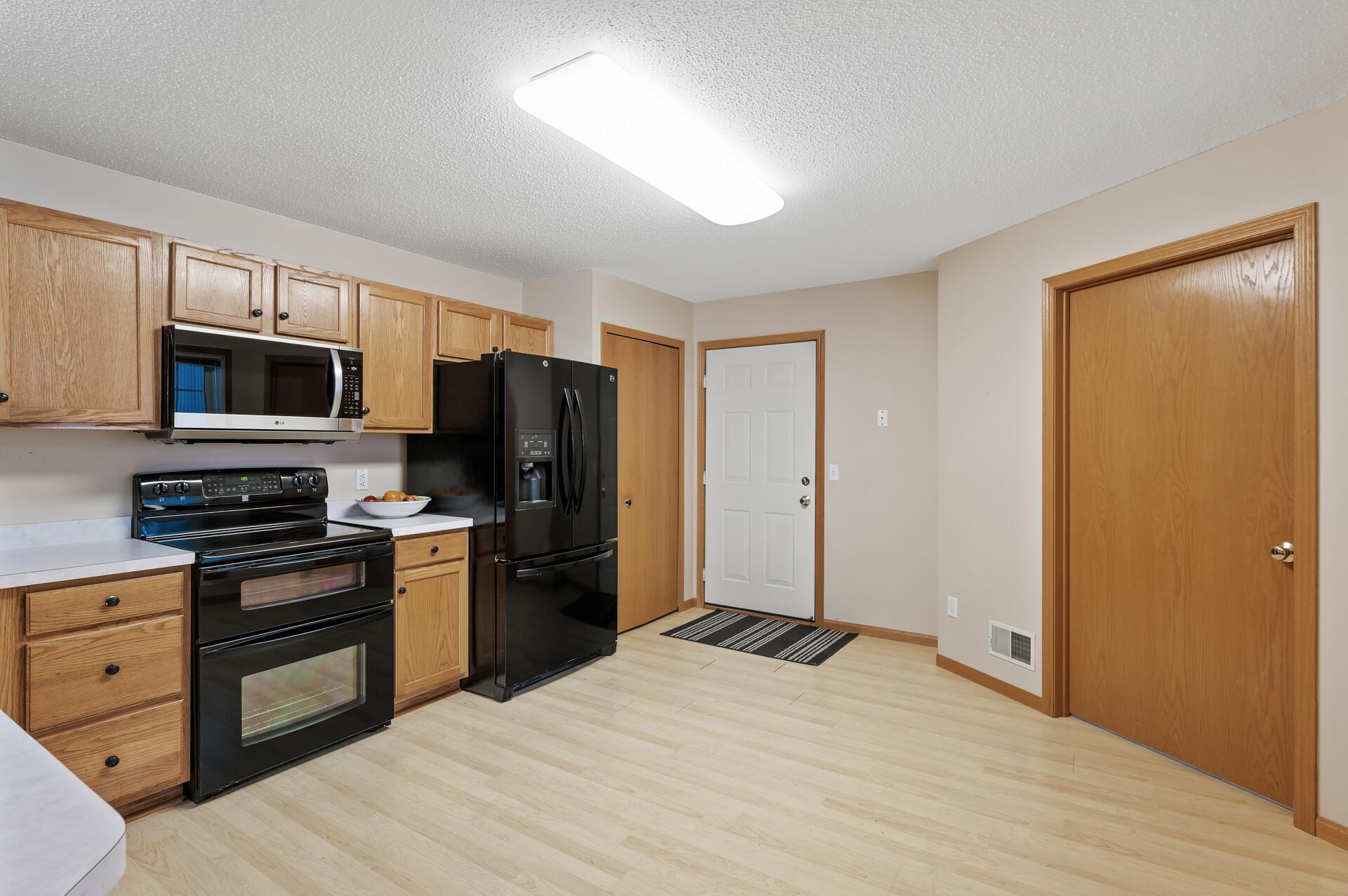 8859 Peep Oday Trl, Eden Prairie, Minnesota image 6