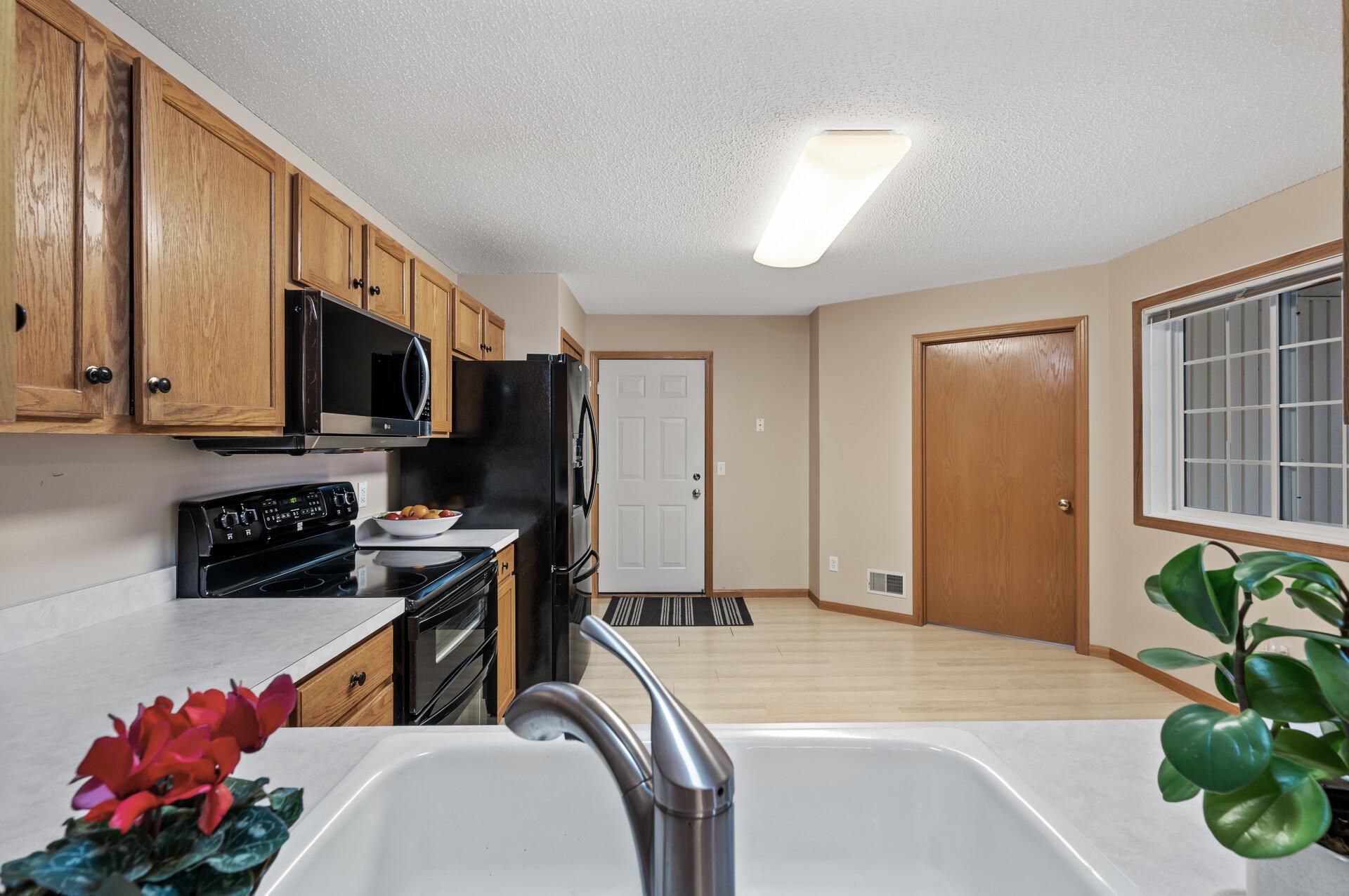 8859 Peep Oday Trl, Eden Prairie, Minnesota image 11
