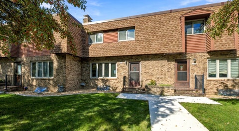 Townhouse For Sale - 1402 E Gateway Circle<br/> Fargo, ND 58103