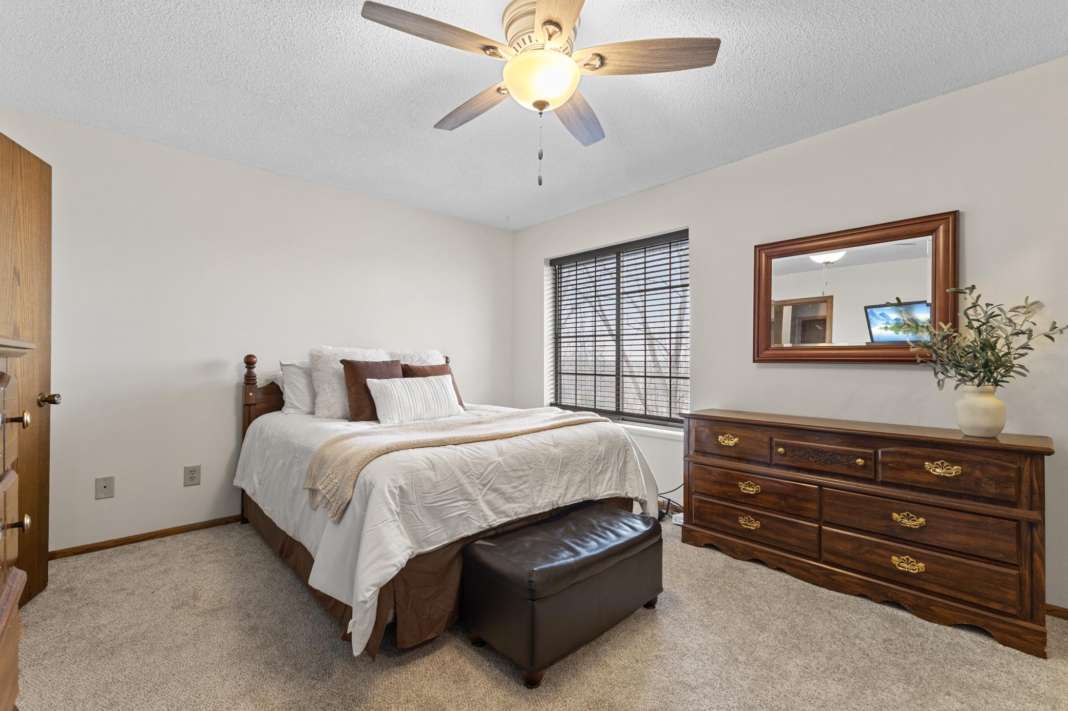 1239 Hillwind Road, Minneapolis, Minnesota image 11