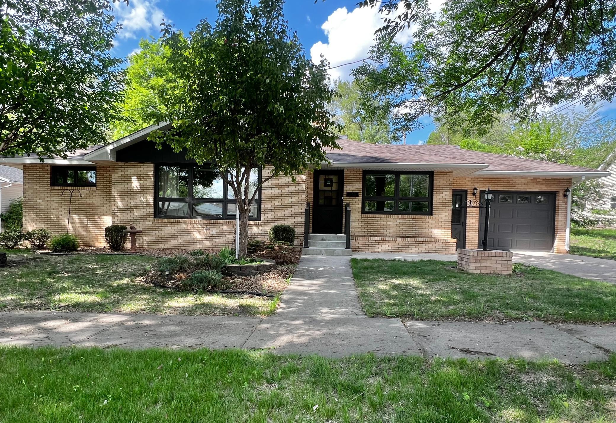 860 8th Avenue, Granite Falls, Minnesota image 1