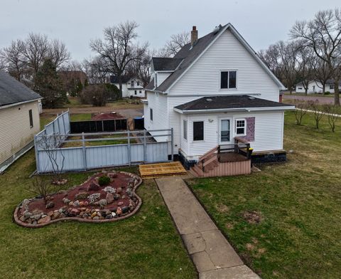 Homes For Sale - 736 Cedar Avenue<br/> Westbrook, MN 56183