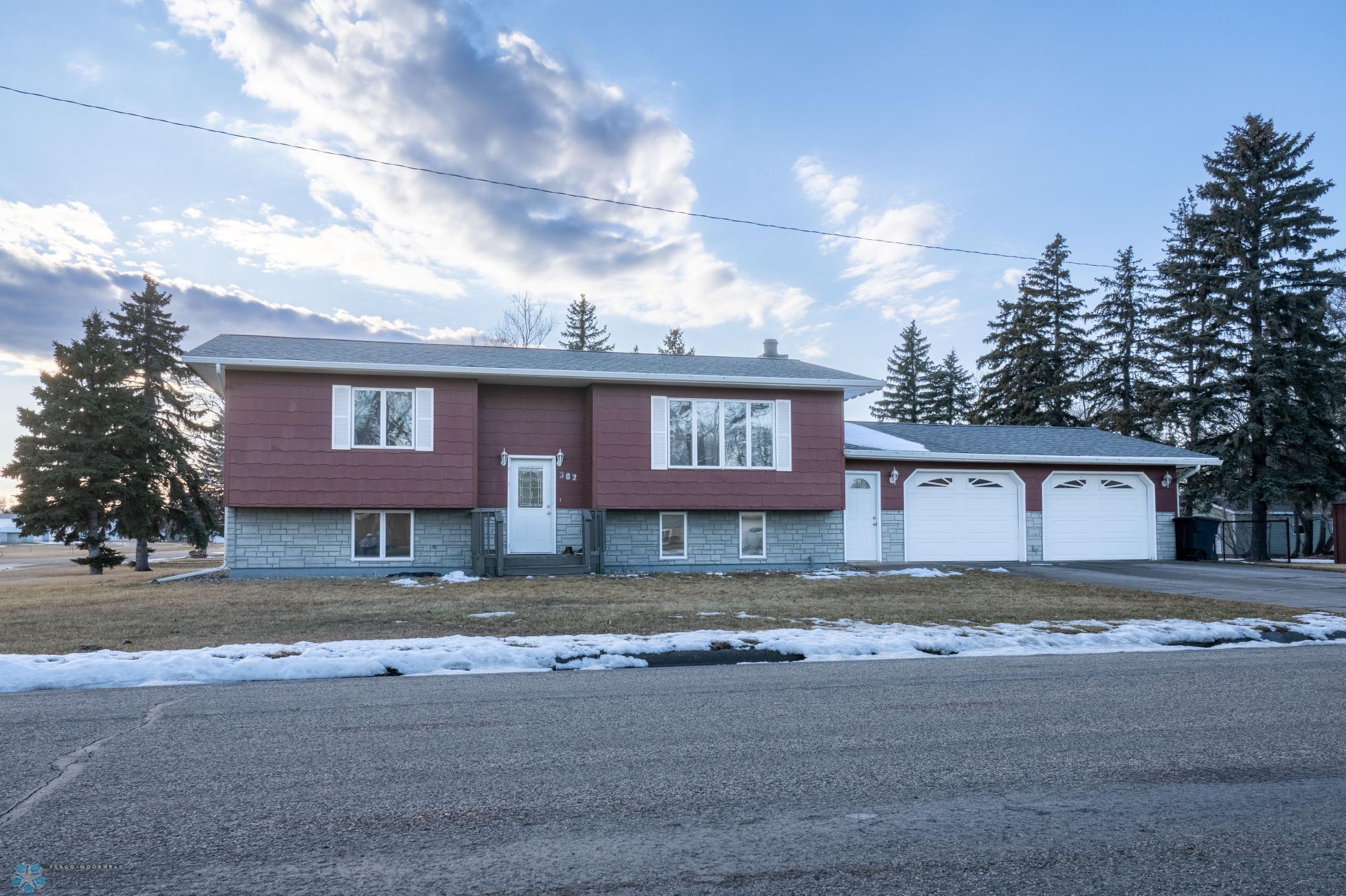 302 15th Street, Cooperstown, North Dakota image 1
