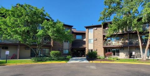 Condo For Sale - 3420 Golfview Drive<br/> Dakota County, Eagan, MN 55123