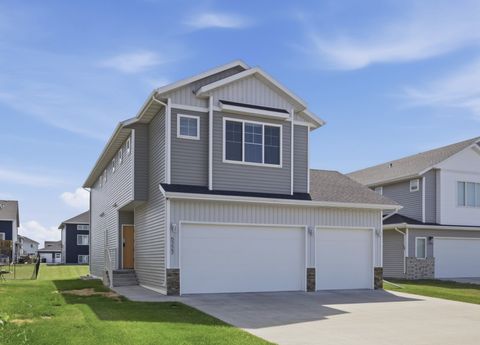 Homes For Sale - 5227 11th Street<br/> West Fargo, ND 58078
