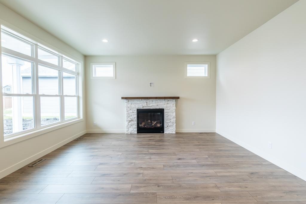 West Fargo, North Dakota 58078, United States, 2 Bedrooms Bedrooms, ,3 BathroomsBathrooms,Residential,Active,200142