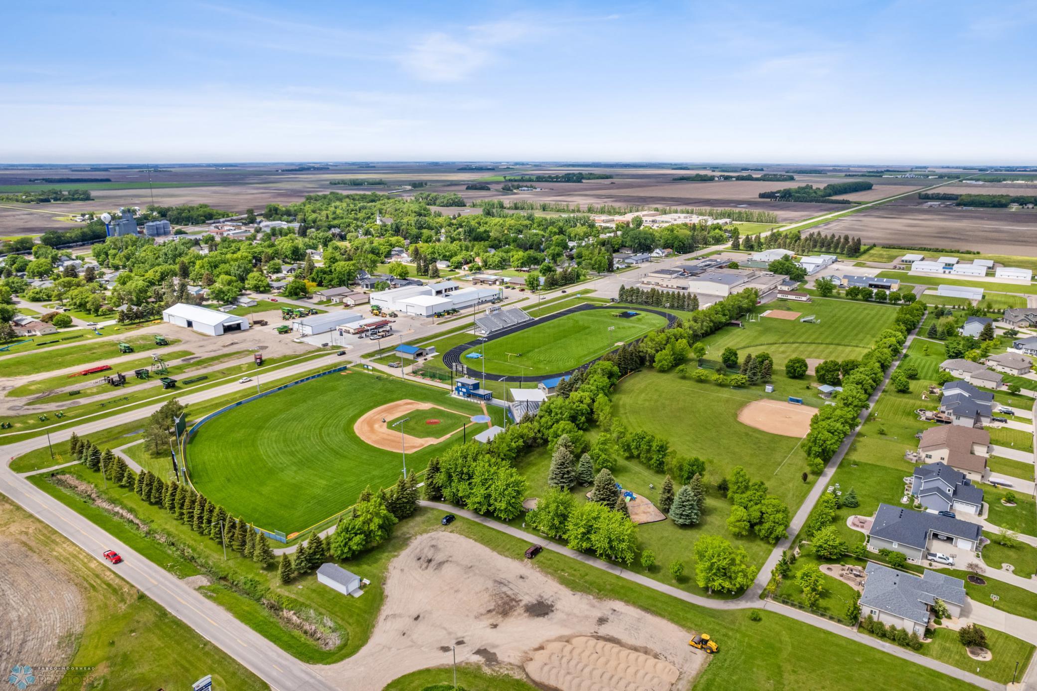 521 Prairie Parkway, Kindred, North Dakota image 12