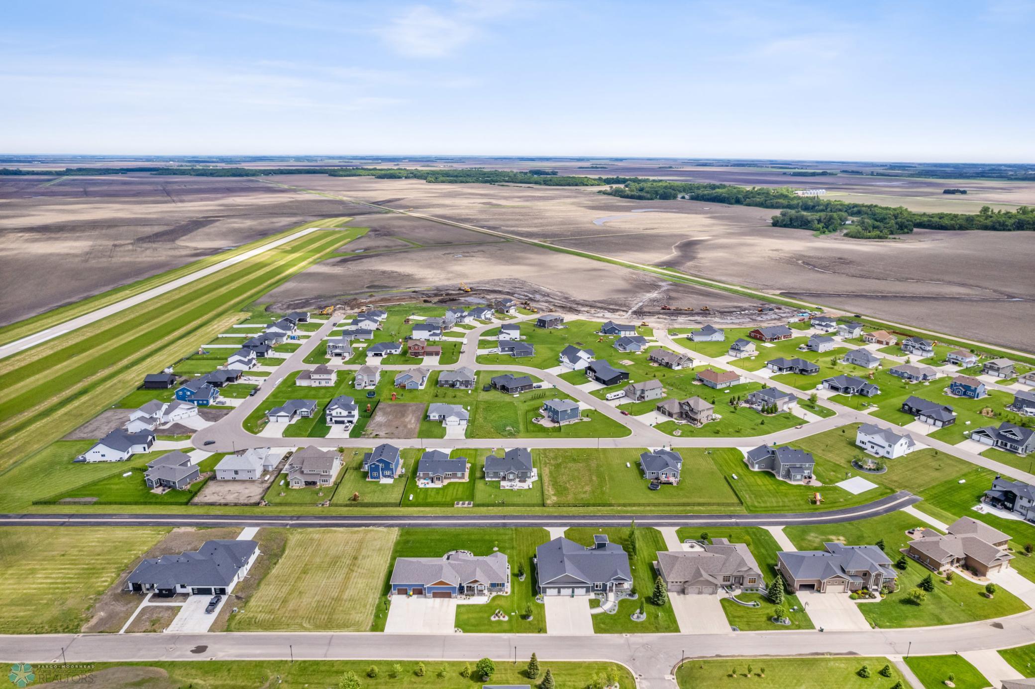 521 Prairie Parkway, Kindred, North Dakota image 10