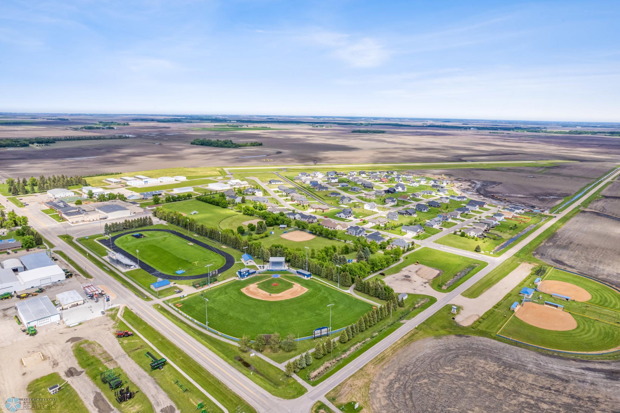 521 Prairie Parkway, Kindred, North Dakota image 13