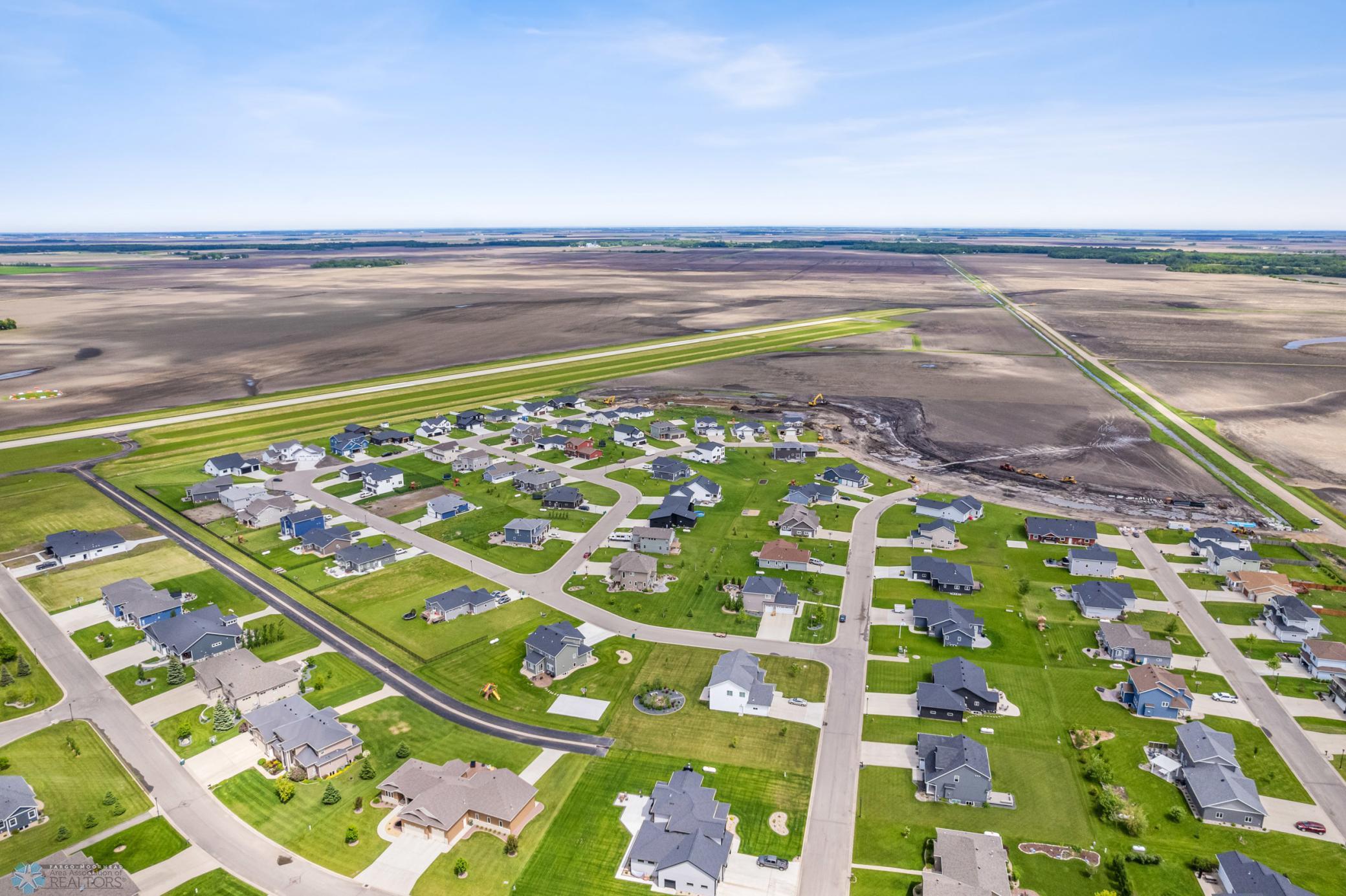 521 Prairie Parkway, Kindred, North Dakota image 11