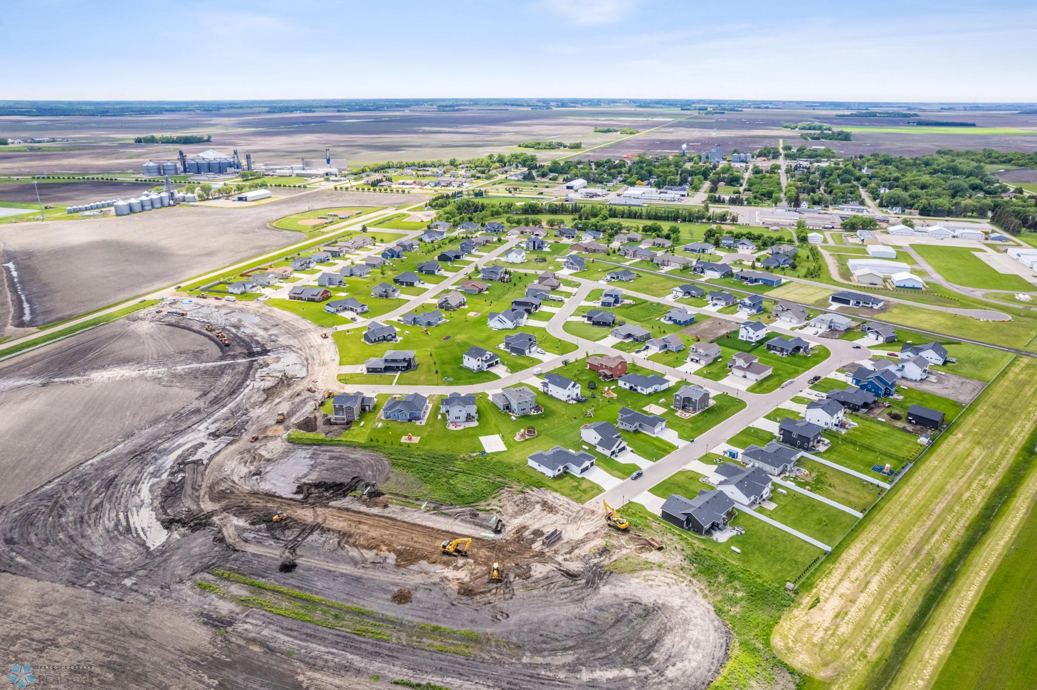 521 Prairie Parkway, Kindred, North Dakota image 6