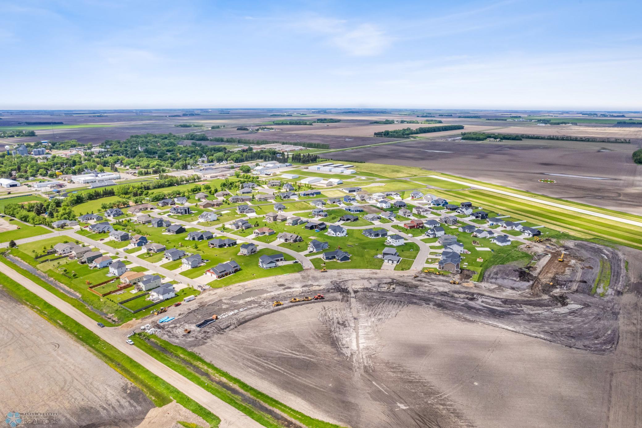 521 Prairie Parkway, Kindred, North Dakota image 4