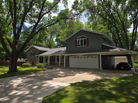 Homes For Sale - 1459 Grace Avenue<br/> Willmar, MN 56201