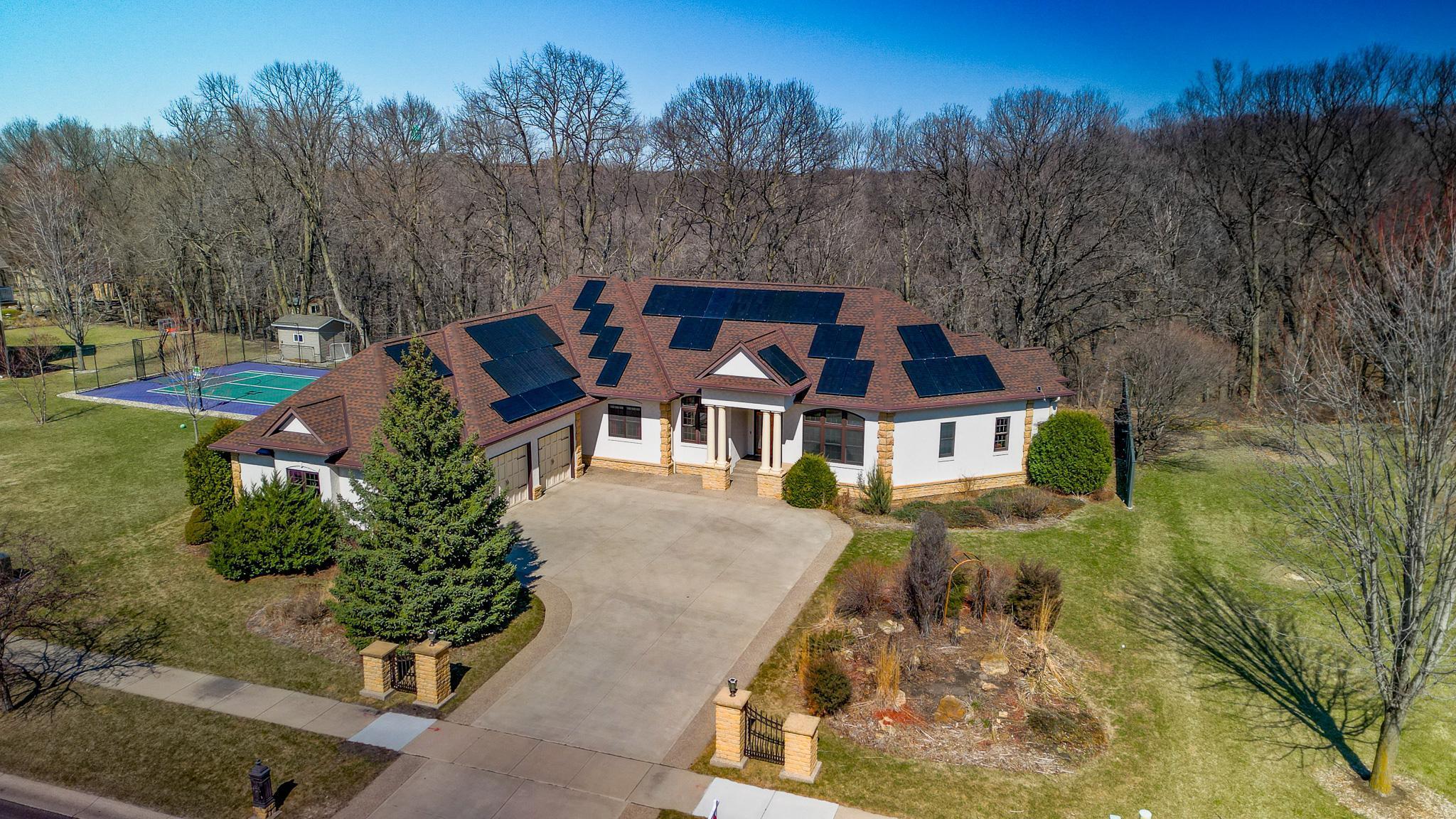 221 Woodhill Court, Mankato, Minnesota image 1