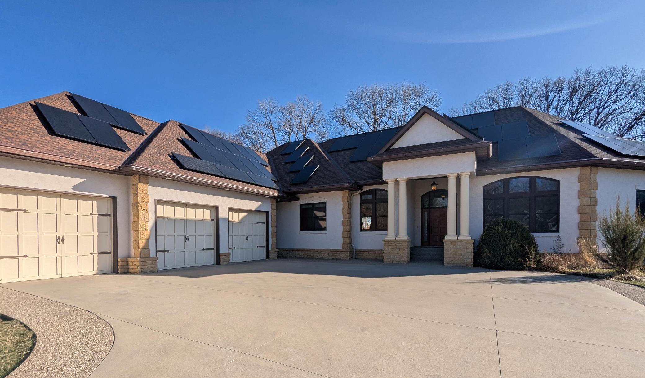 221 Woodhill Court, Mankato, Minnesota image 4
