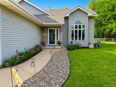 Homes For Sale - 6141 145th Lane<br/> Anoka, MN 55303