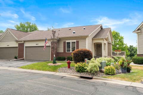 Townhouse For Sale - 1427 Summit Shores Drive<br/> Burnsville, MN 55306