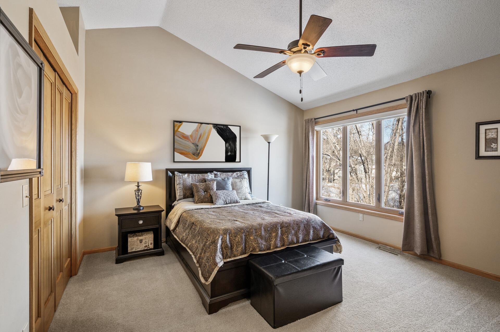 14599 Summit Shores Drive, Burnsville, Minnesota image 18