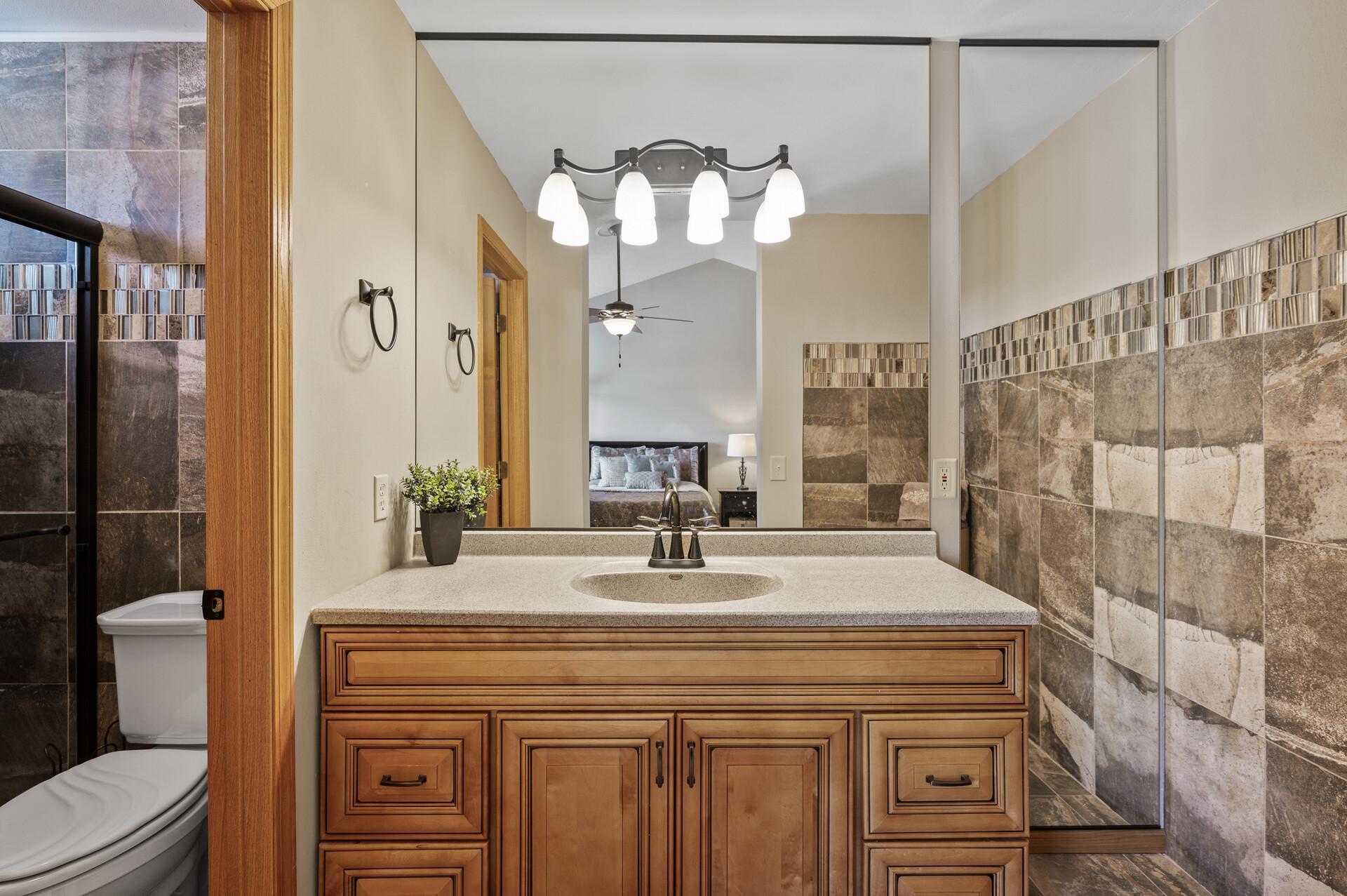 14599 Summit Shores Drive, Burnsville, Minnesota image 21
