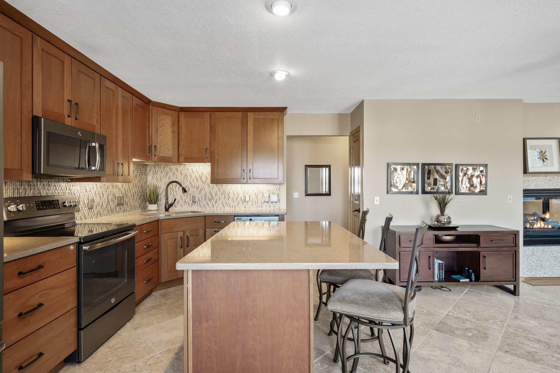 14599 Summit Shores Drive, Burnsville, Minnesota image 12