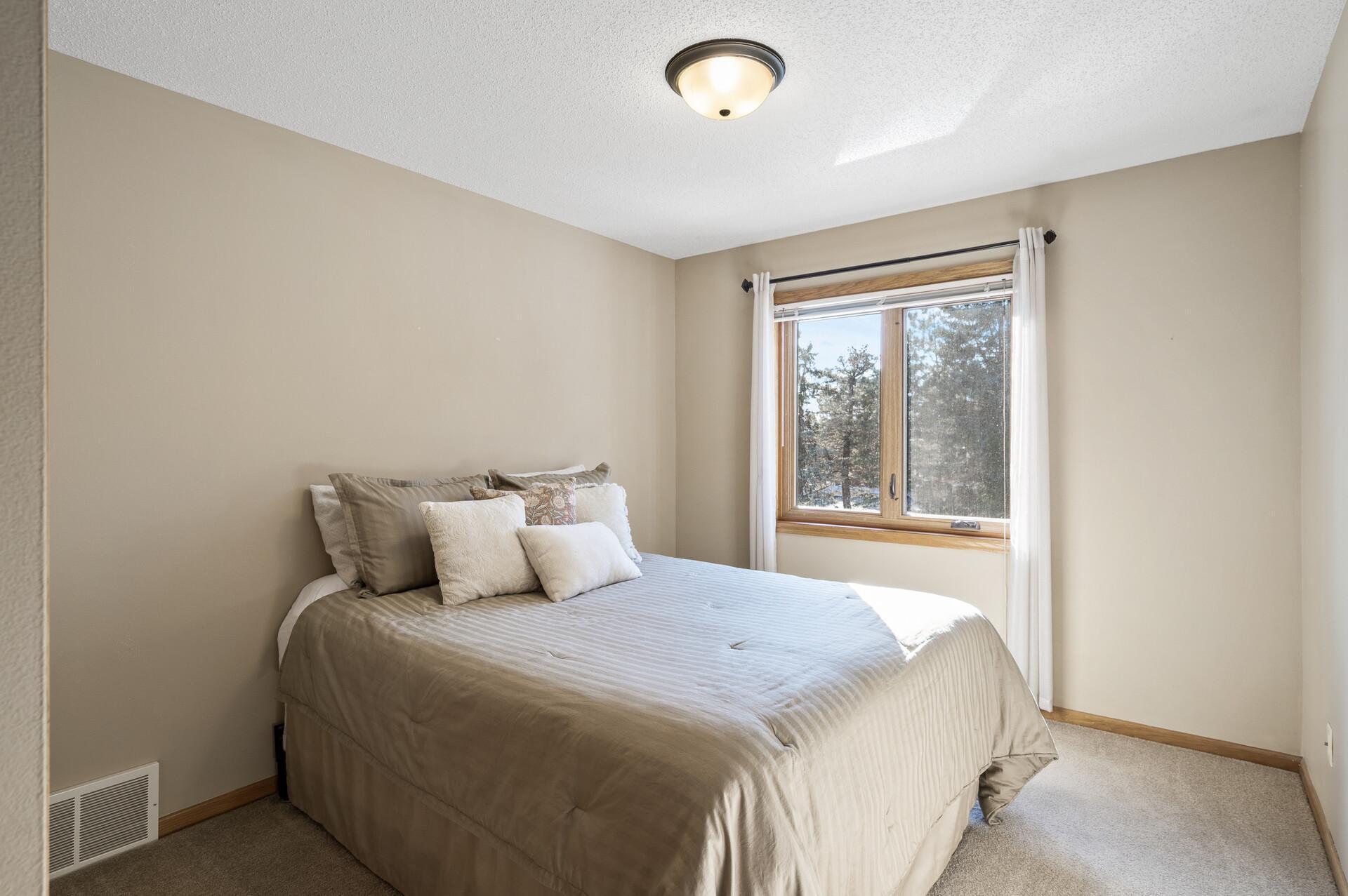 14599 Summit Shores Drive, Burnsville, Minnesota image 24