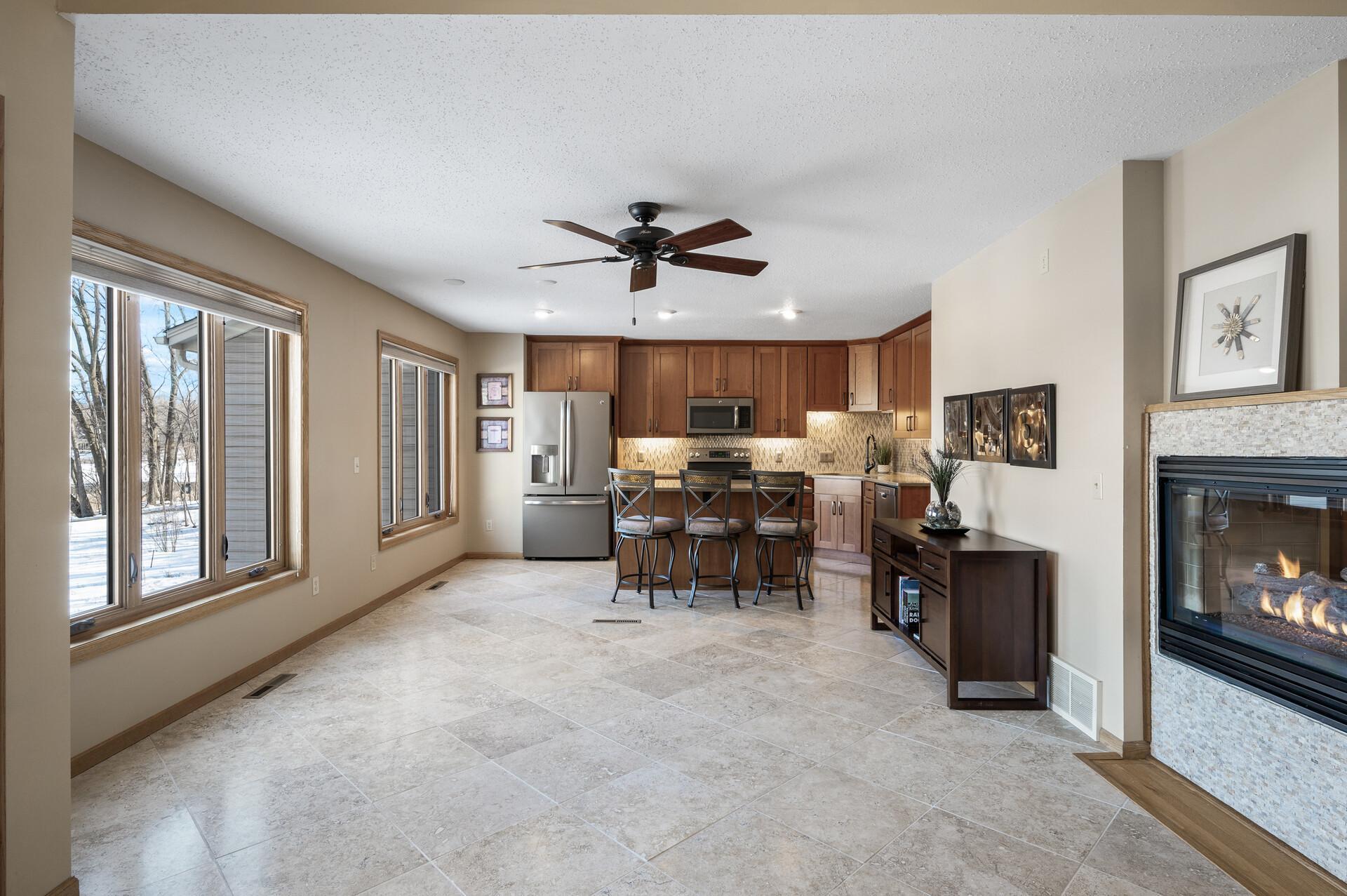 14599 Summit Shores Drive, Burnsville, Minnesota image 14