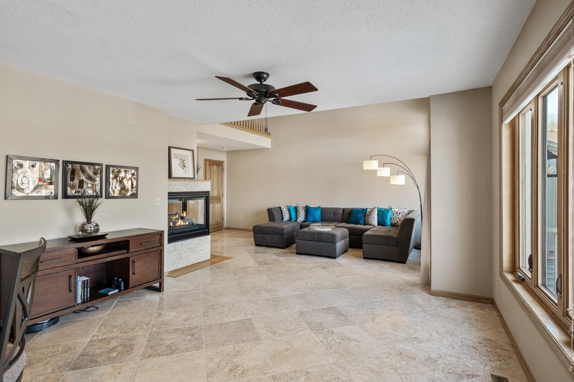 14599 Summit Shores Drive, Burnsville, Minnesota image 4