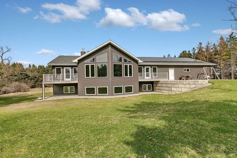 Homes For Sale - 1315 Karnis Drive<br/> Alexandria, MN 56308