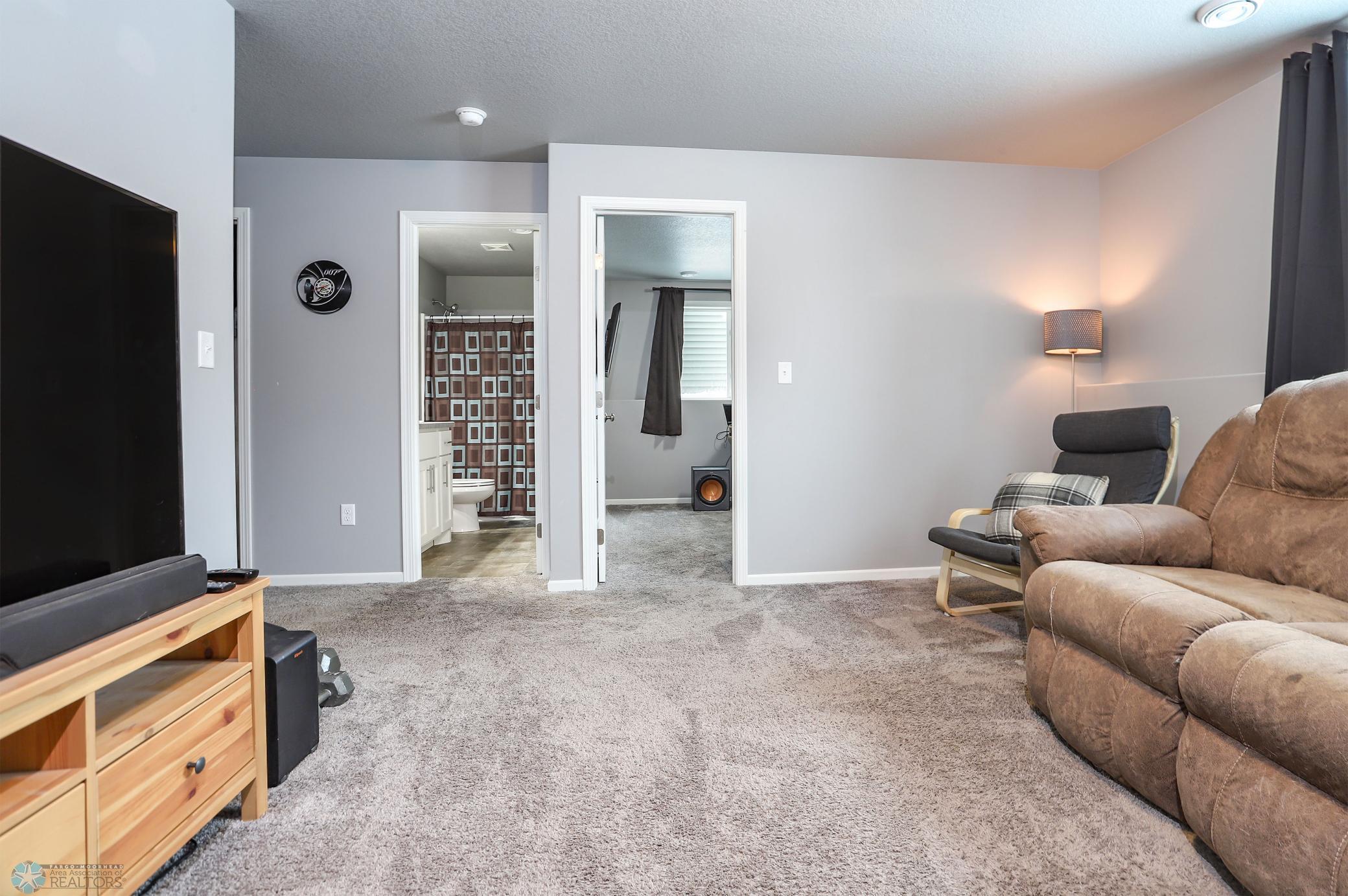 Fargo, North Dakota 58104, United States, 3 Bedrooms Bedrooms, ,3 BathroomsBathrooms,Residential,Pending,31109