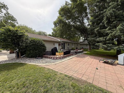 Homes For Sale - 112 Orchard Circle<br/> Montevideo, MN 56265
