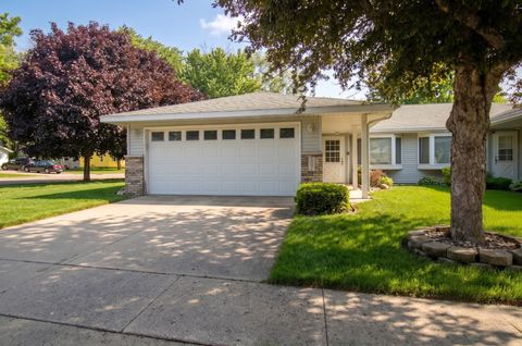 Townhouse For Sale - 302 Grove Street<br/> Lyle, MN 55953