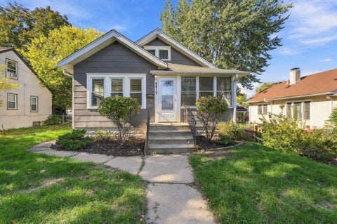 Homes For Sale - 4417 Russell Avenue<br/> Minneapolis, MN 55412