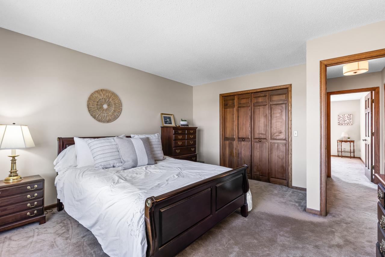 11292 Mount Curve Road, Eden Prairie, Minnesota image 42