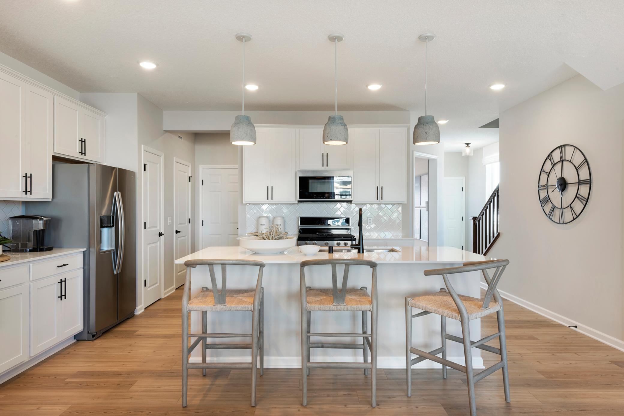 9252 Larimar Trail, Eden Prairie, Minnesota image 3