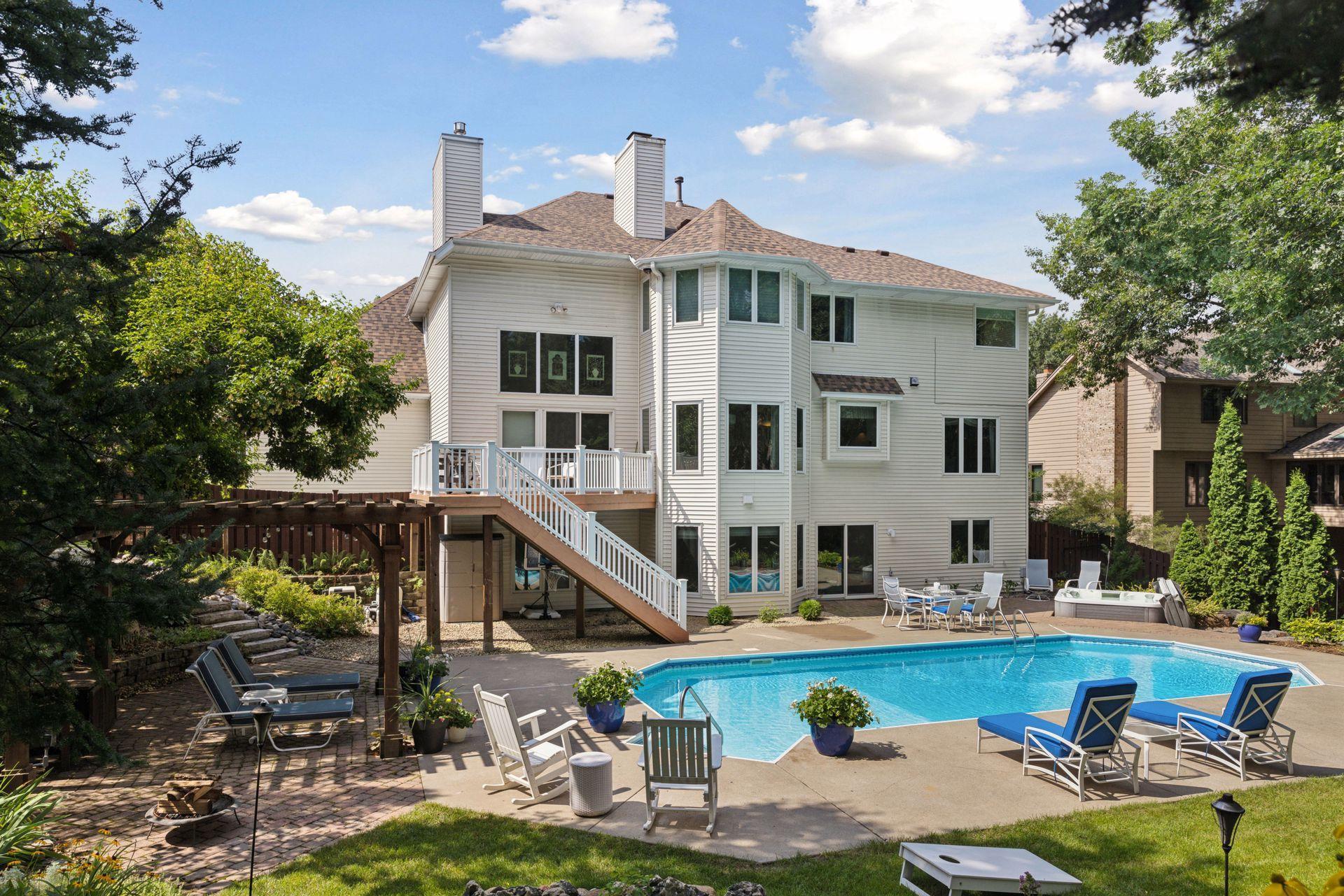 315 Oak Ridge Drive, Saint Paul, Minnesota image 1