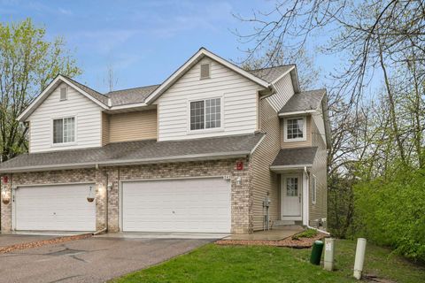 Townhouse For Sale - 249 Pleasant Lane<br/> Chaska, MN 55318