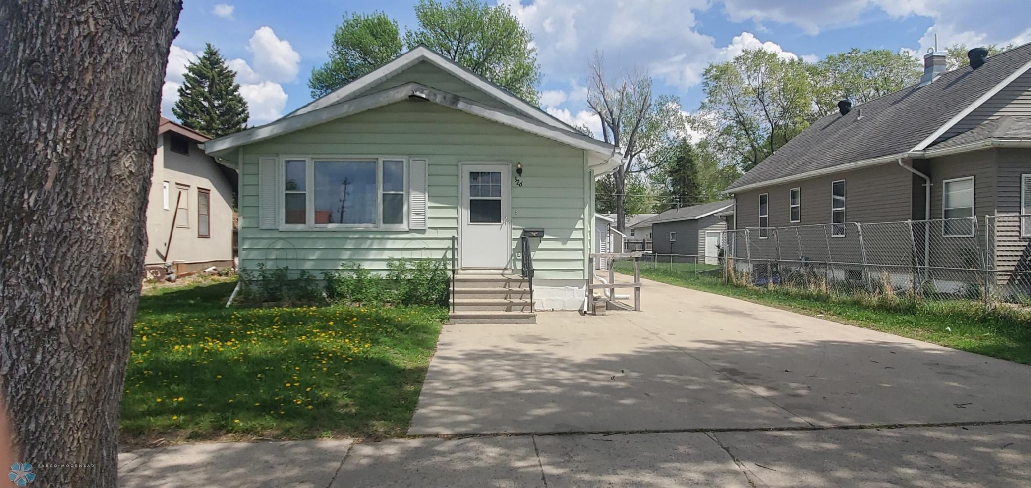 326 24th Street, Fargo, North Dakota image 1
