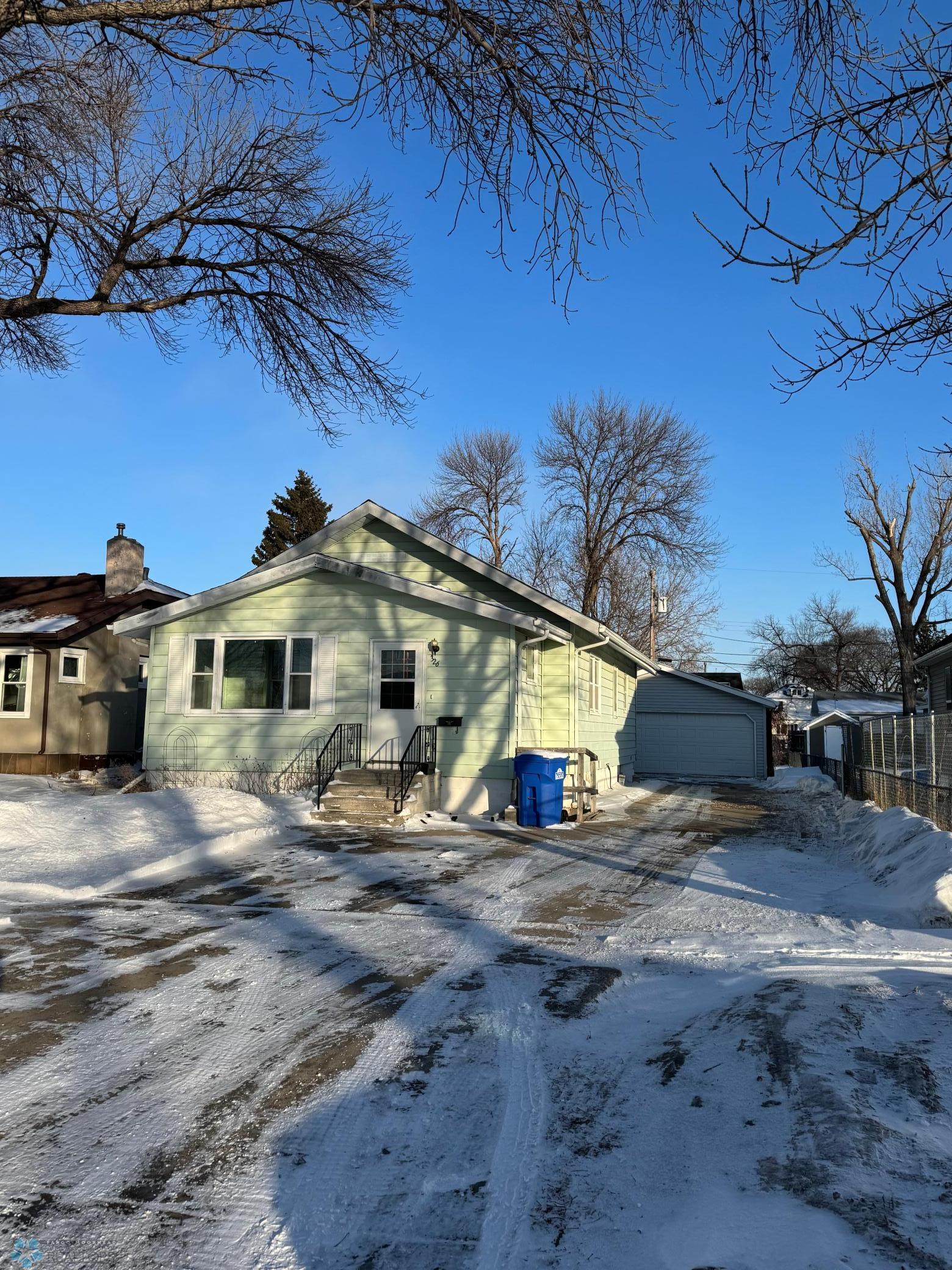 326 24th Street, Fargo, North Dakota image 1