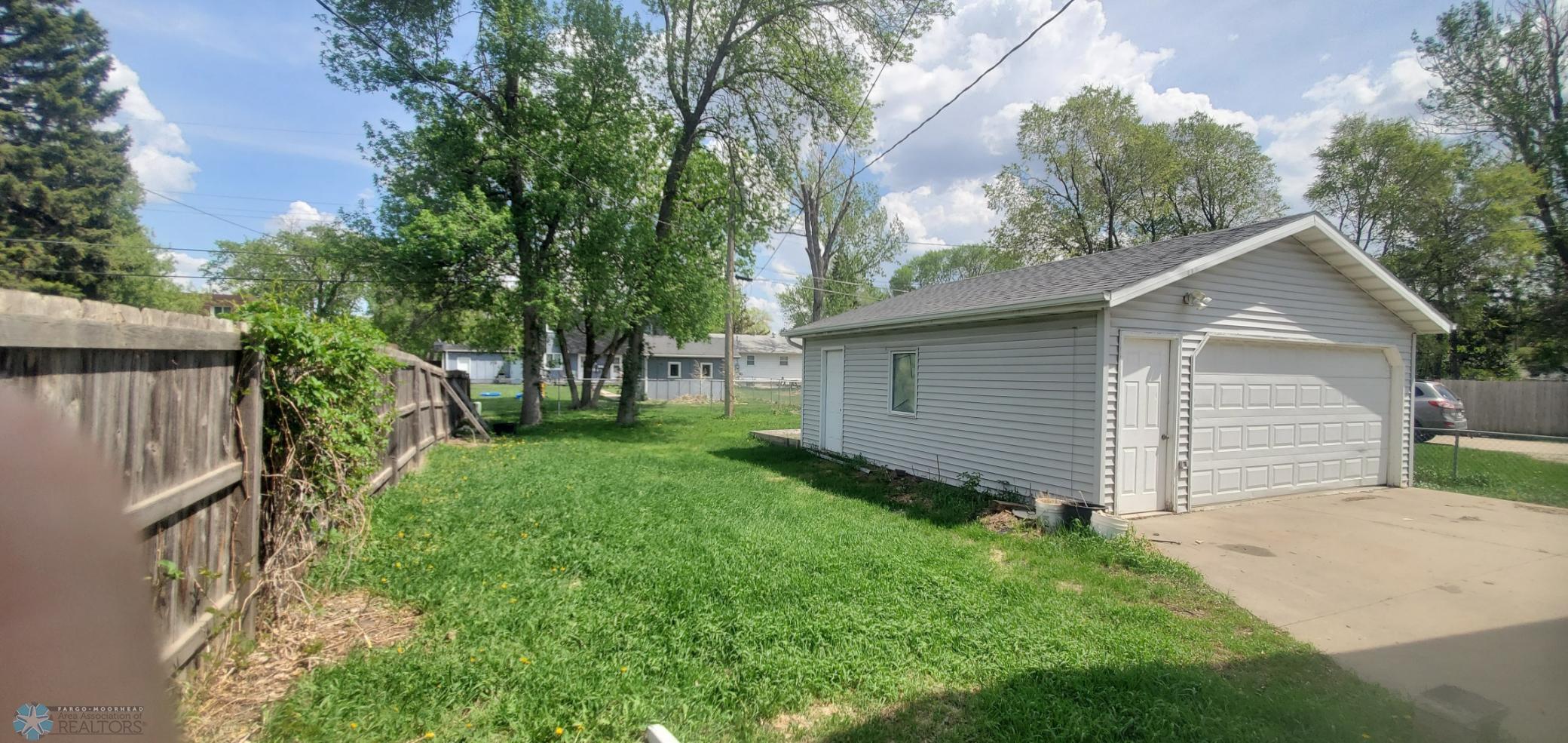 326 24th Street, Fargo, North Dakota image 8