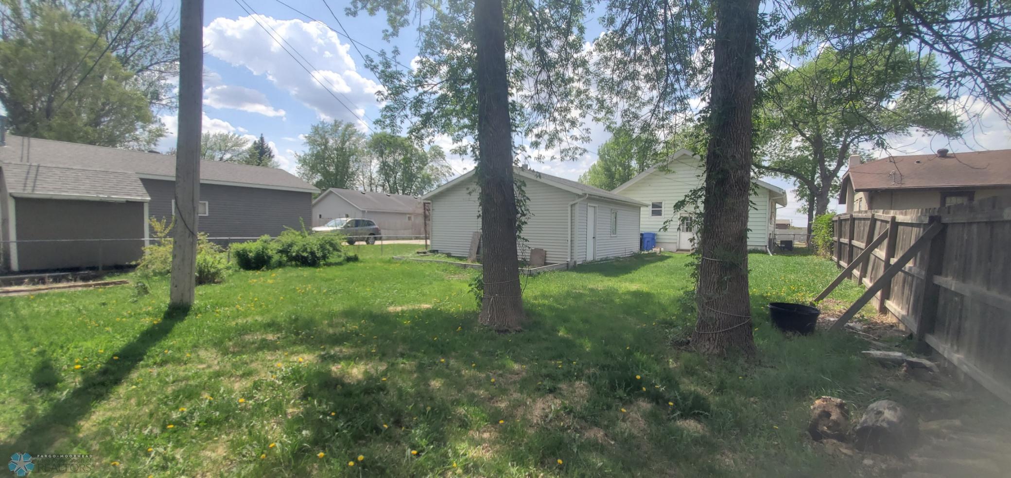 326 24th Street, Fargo, North Dakota image 12